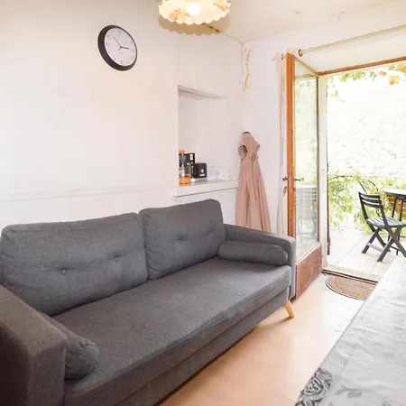 1 Bedroom Cozy In