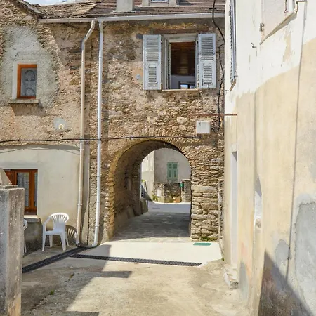 1 Bedroom Cozy In Sant Andrea di Bozio