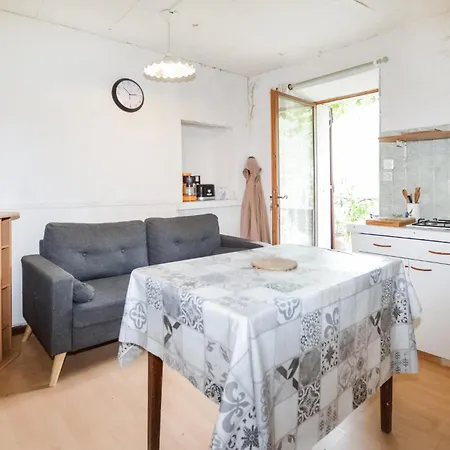 Апартаменты 1 Bedroom Cozy In *
