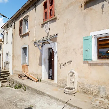 1 Bedroom Cozy Apartment In Sant Andrea Di Bozio Sant Andrea di Bozio